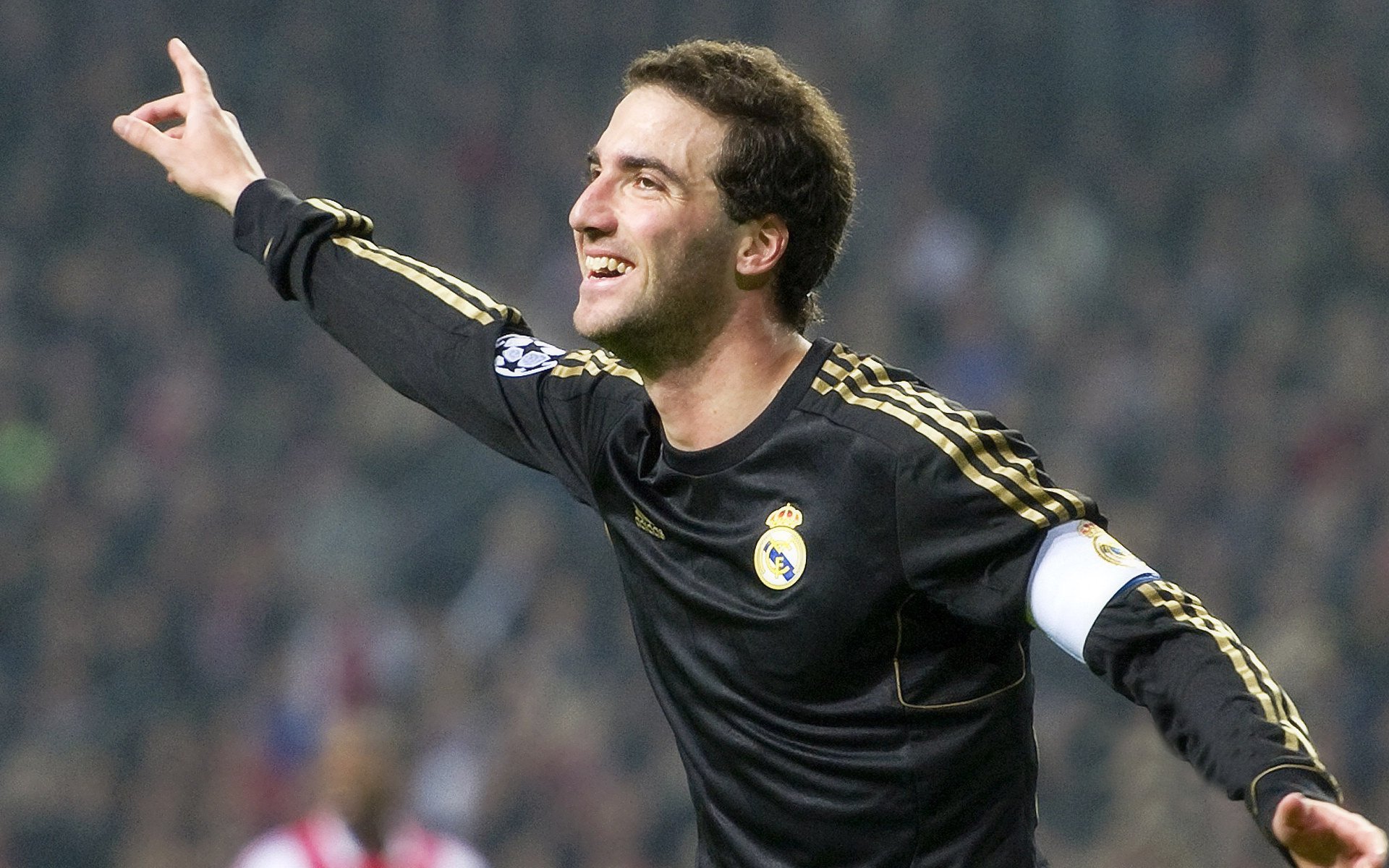 乍得运动员在国际比赛中崭露头角，乍得运动员在国际比赛中崭露头角的是谁