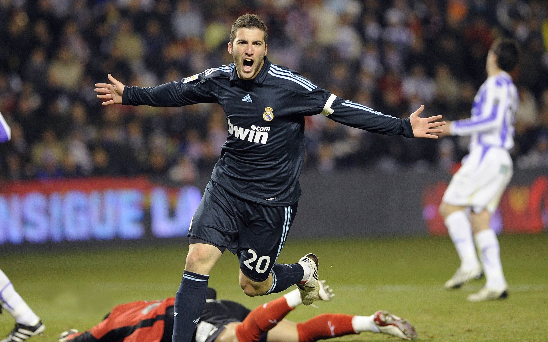 开云体育官网登入-今日！中超战2场李霄鹏率青岛海牛VS武汉三镇，西海岸PK云南玉昆，2021青岛海牛足球队